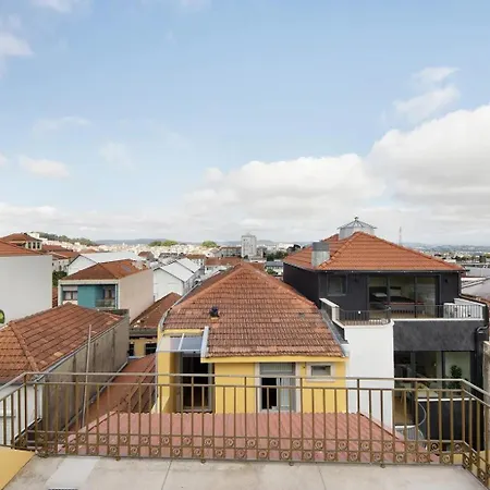 - - 3 Apartment *