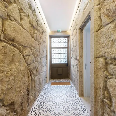 - - 3 Apartment