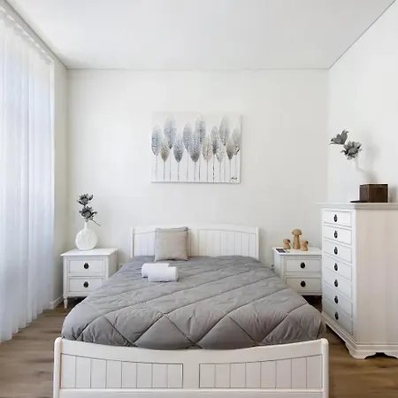 - - 3 Appartement *